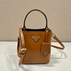 Prada 프라다 2024 파니에 버킷백 16CM