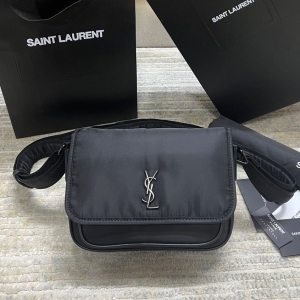 Saint Laurent 생로랑 2024 나일론 니키 숄더백 21CM
