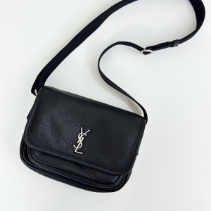Saint Laurent 생로랑 2024 니키 메신저백 21CM