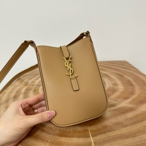 Saint Laurent 생로랑 2024 LE 5A7 미니 버티컬백 20CM
