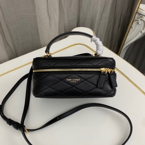 Saint Laurent 생로랑 2023 베니티 케이스 16CM