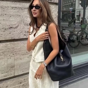 Saint Laurent 생로랑 2025 LE 5 A 7 소프트 호보백 31CM