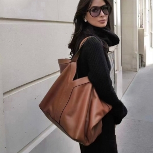 Saint Laurent 생로랑 2024 Y 토트백 37CM