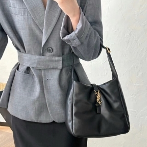 Saint Laurent 생로랑 2024 LE 5 A 7 호보백 23CM