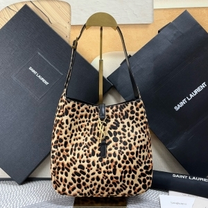 Saint Laurent 생로랑 2025 LE 5 A 7 호보백 23CM
