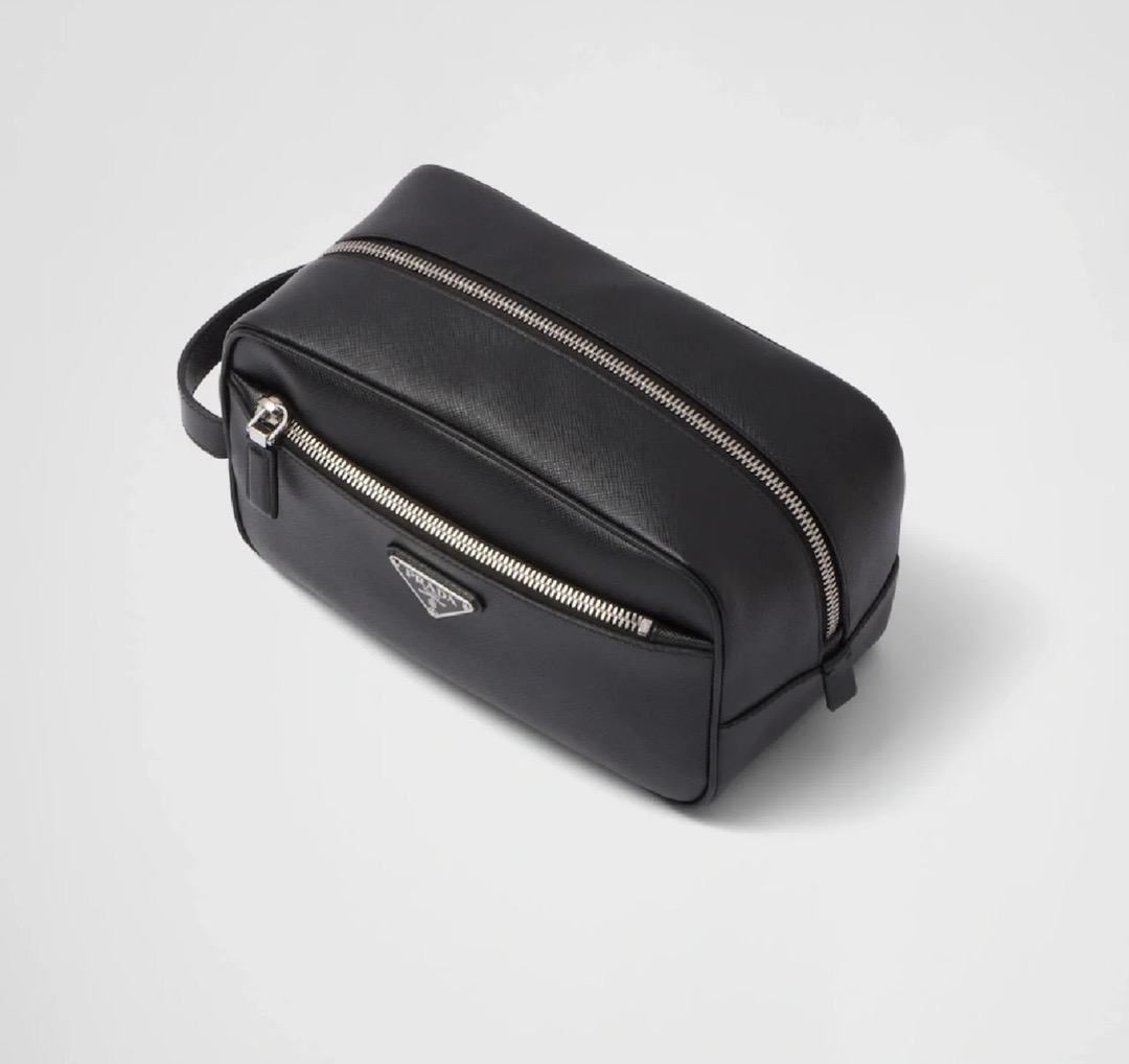 PRADA 프라다 FW2023 사피아노 가죽 세면 파우치 1
