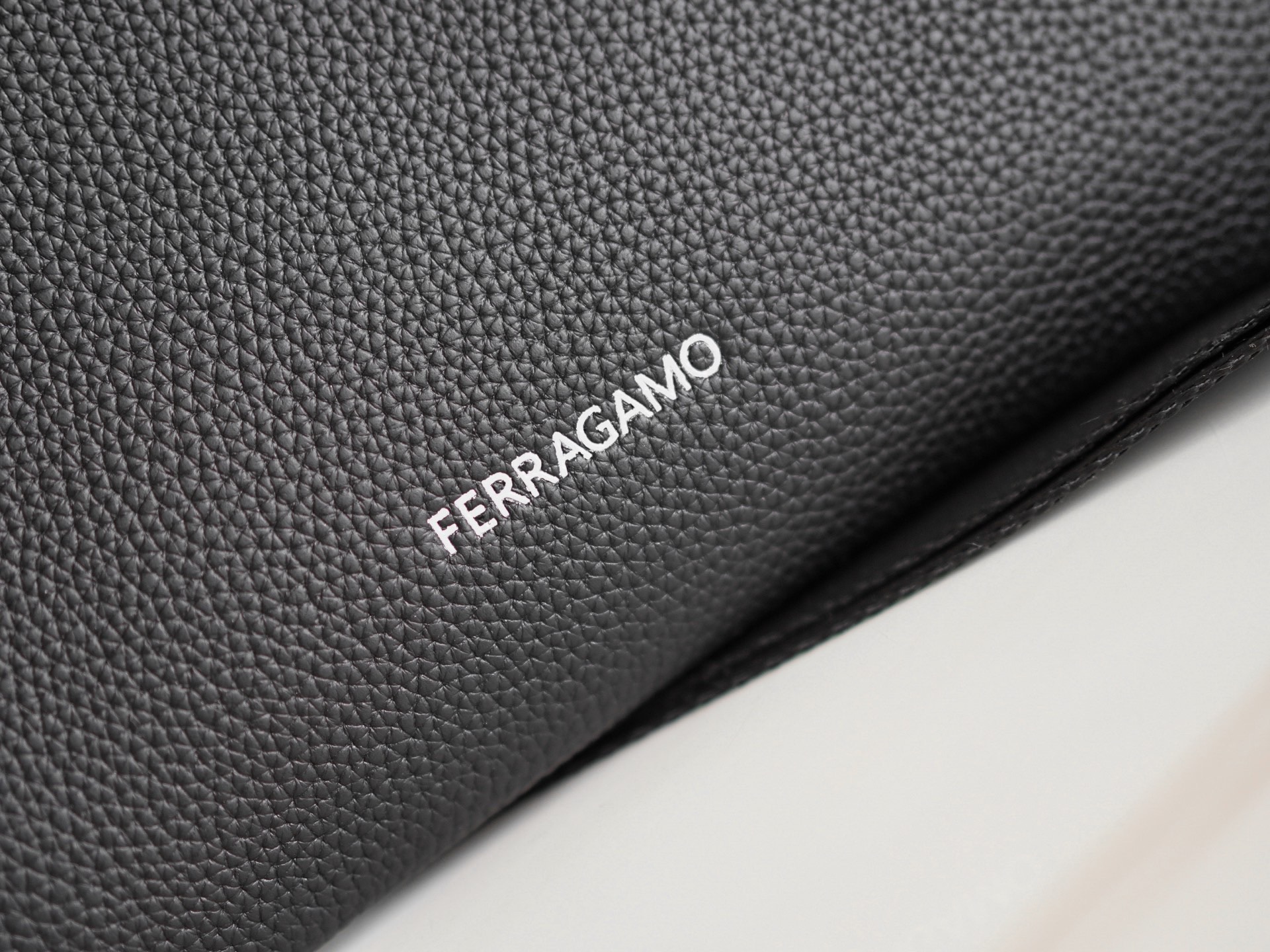 FERRAGAMO 페라가모 FW2023 Gancini 크로스백 5