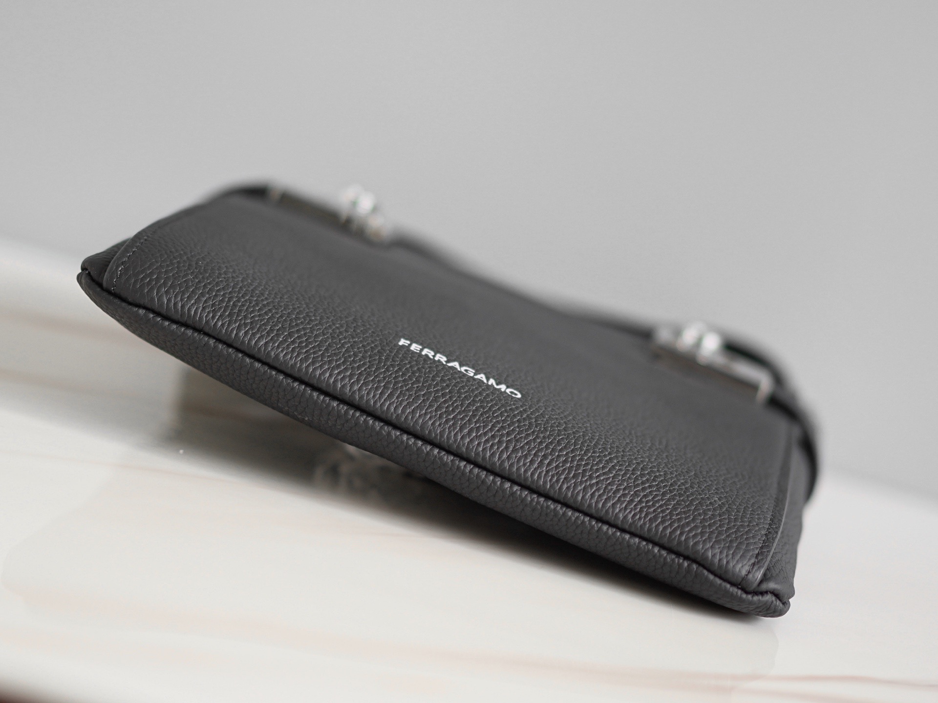 FERRAGAMO 페라가모 FW2023 Gancini 크로스백 6