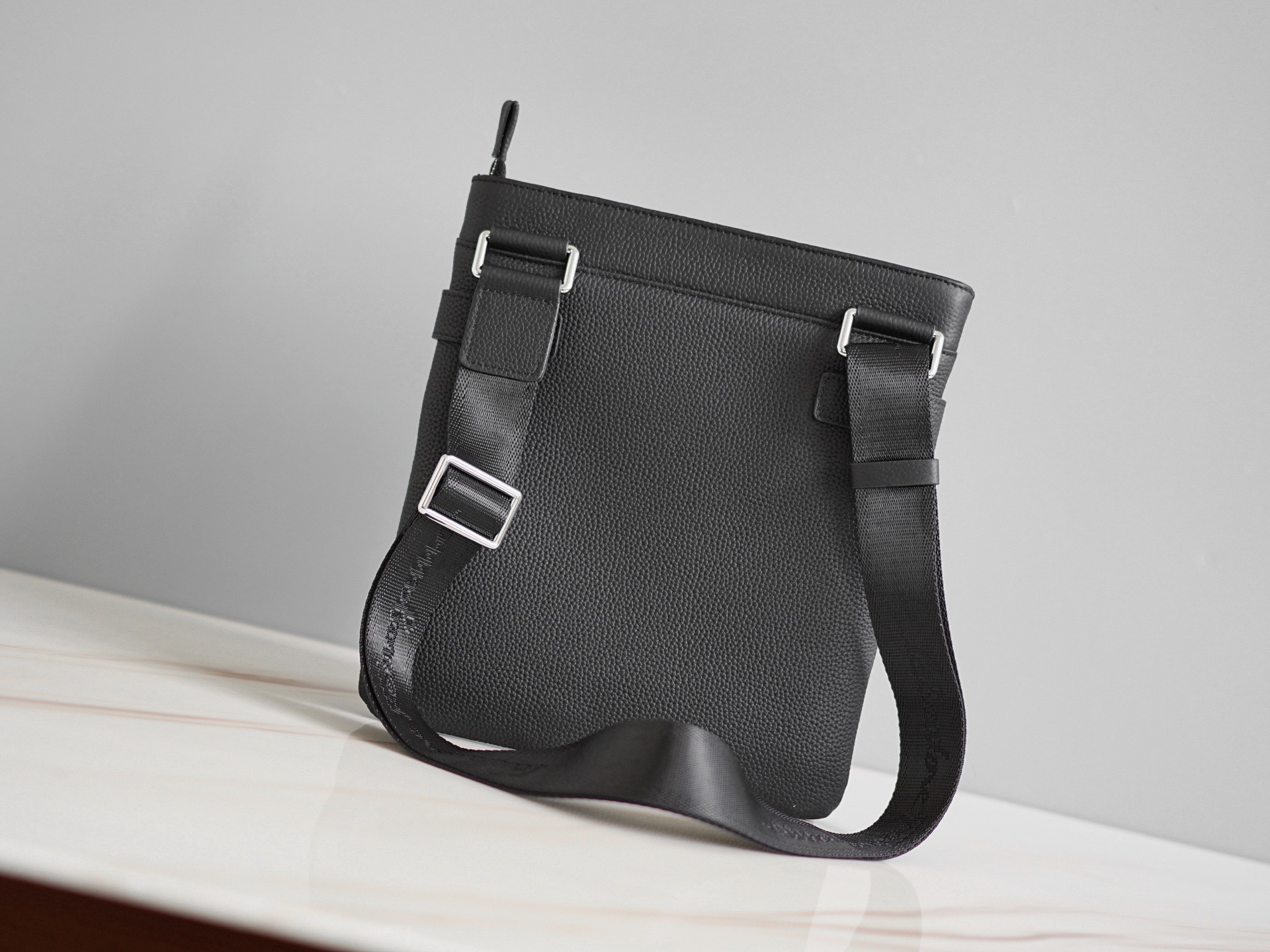 FERRAGAMO 페라가모 FW2023 Gancini 크로스백 8