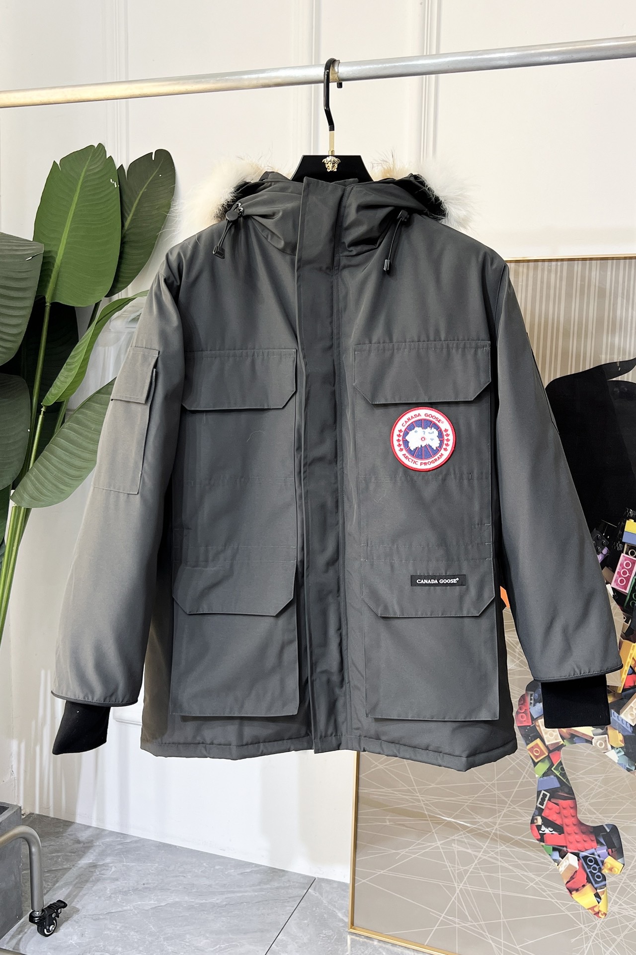 CANADA GOOSE FW2024 클래식 다운 재킷 1