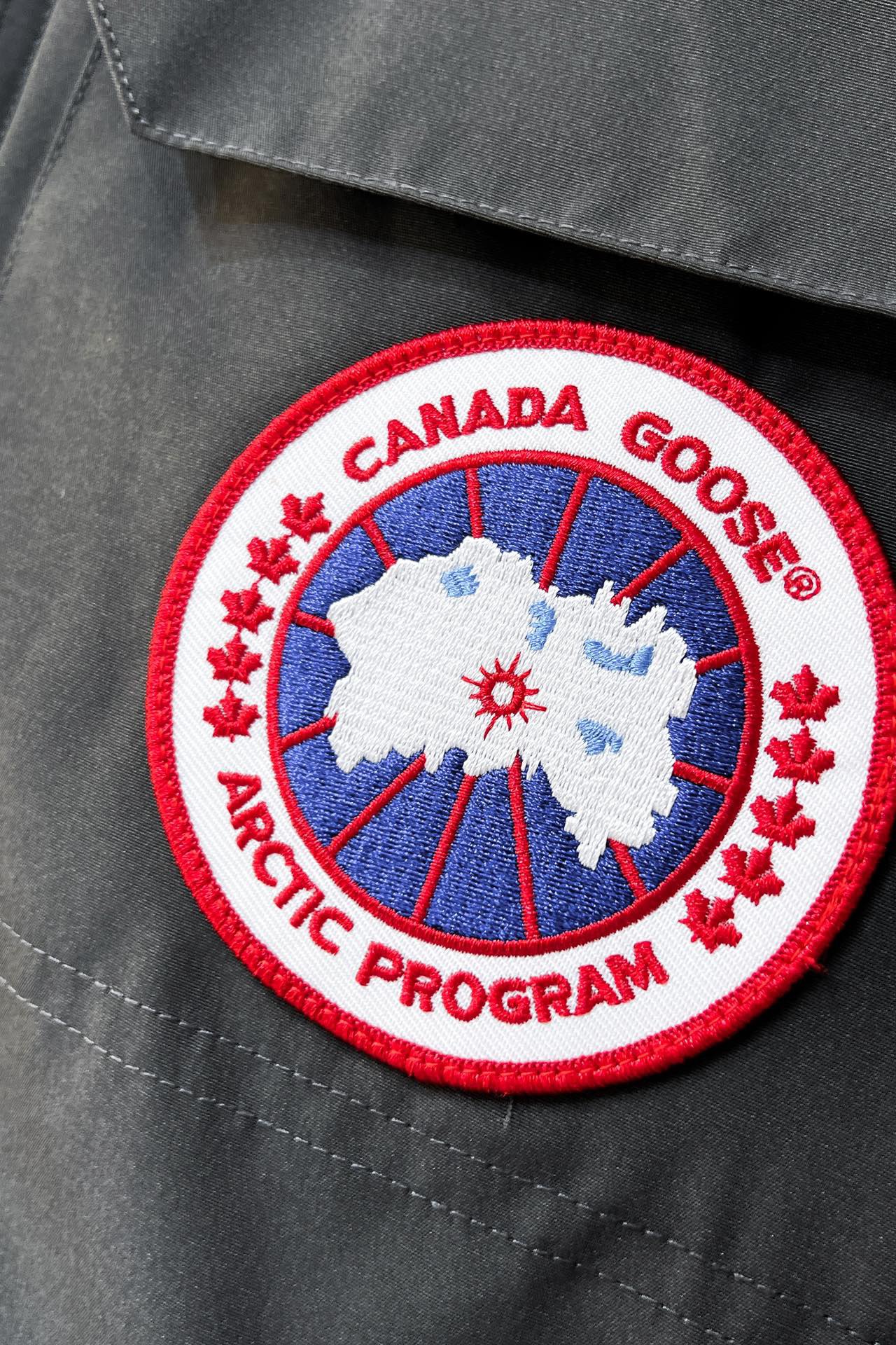 CANADA GOOSE FW2024 클래식 다운 재킷 8