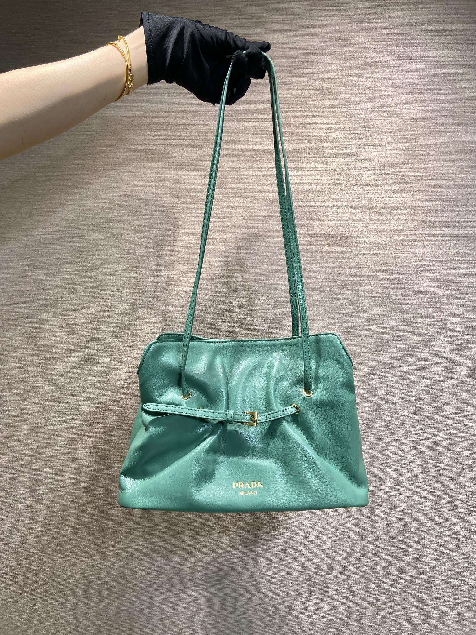 PRADA 프라다 클라우드(Cloud) 패디드 숄더백 1BG586 2