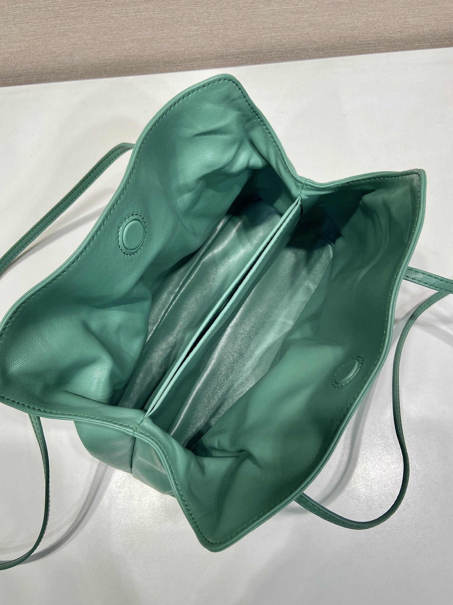 PRADA 프라다 클라우드(Cloud) 패디드 숄더백 1BG586 10