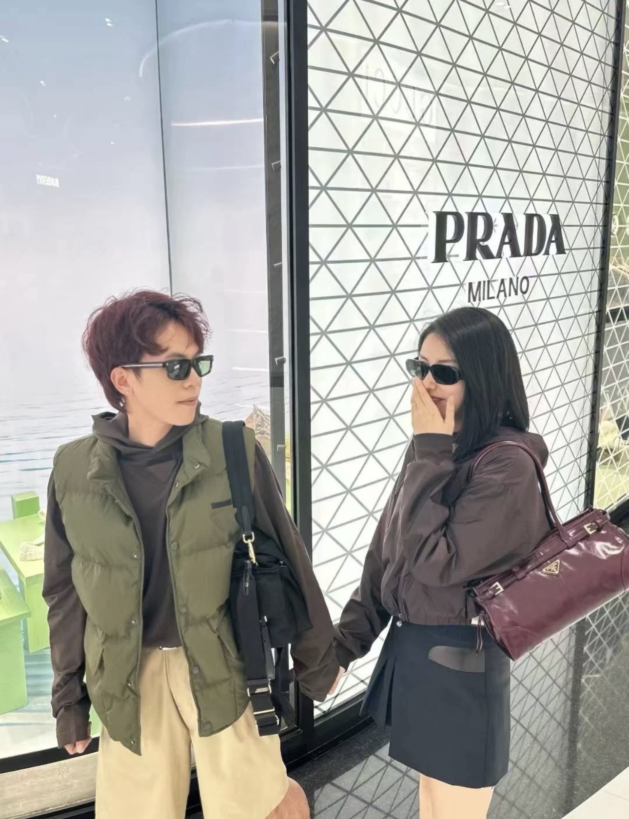 PRADA 프라다 FW2023 오일 가죽 클래식 핸드백 3