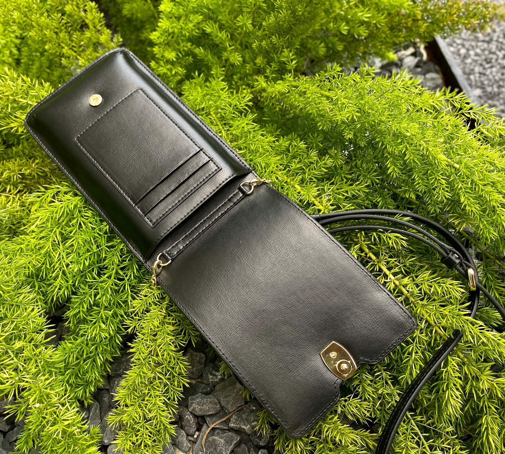 FERRAGAMO 페라가모 FW2023 리본 디테일 핸드폰 가방 12