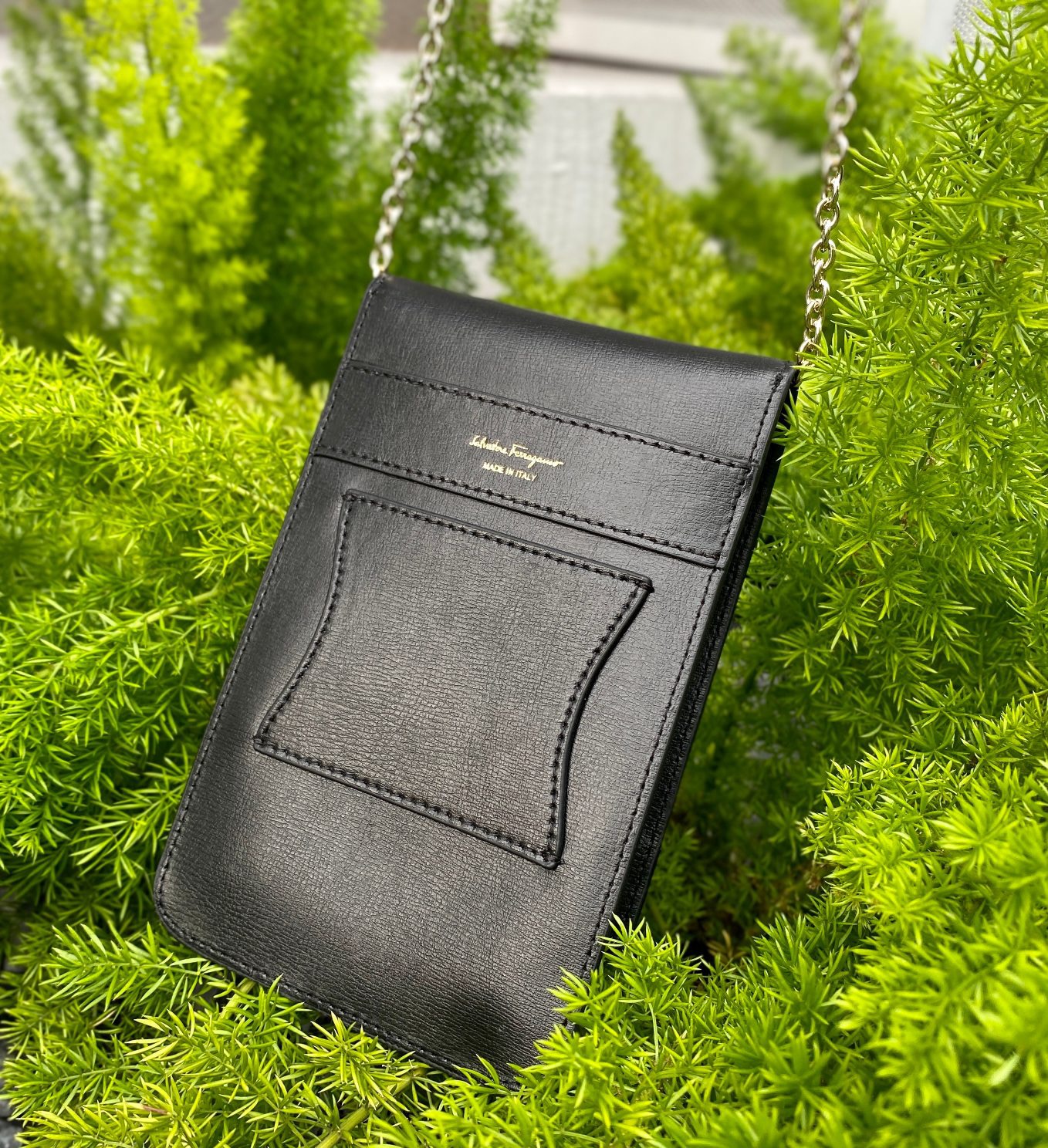 FERRAGAMO 페라가모 FW2023 리본 디테일 핸드폰 가방 14