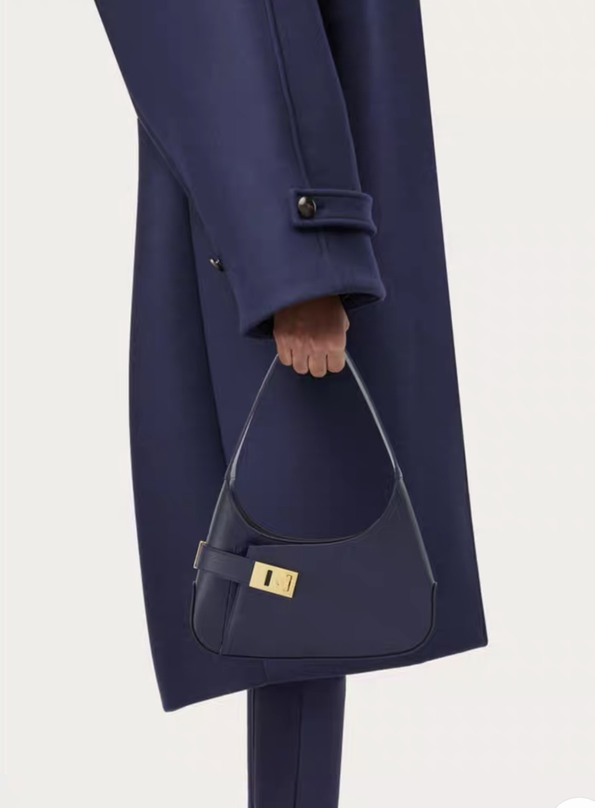 FERRAGAMO 페라가모 간치니 스트랩 숄더백 EE-216295 14