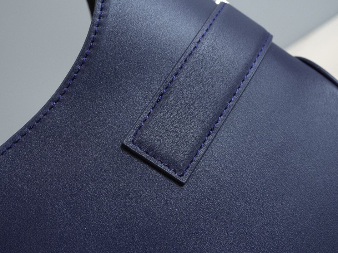 FERRAGAMO 페라가모 간치니 스트랩 숄더백 EE-216295 21