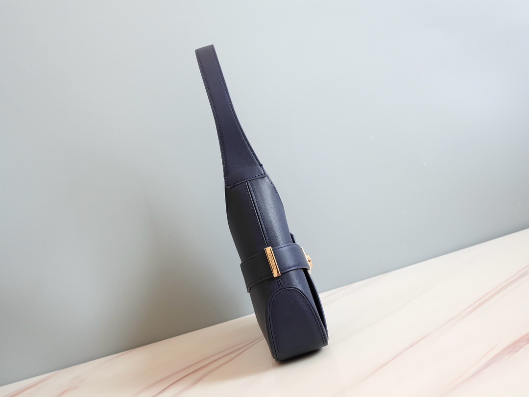 FERRAGAMO 페라가모 간치니 스트랩 숄더백 EE-216295 25