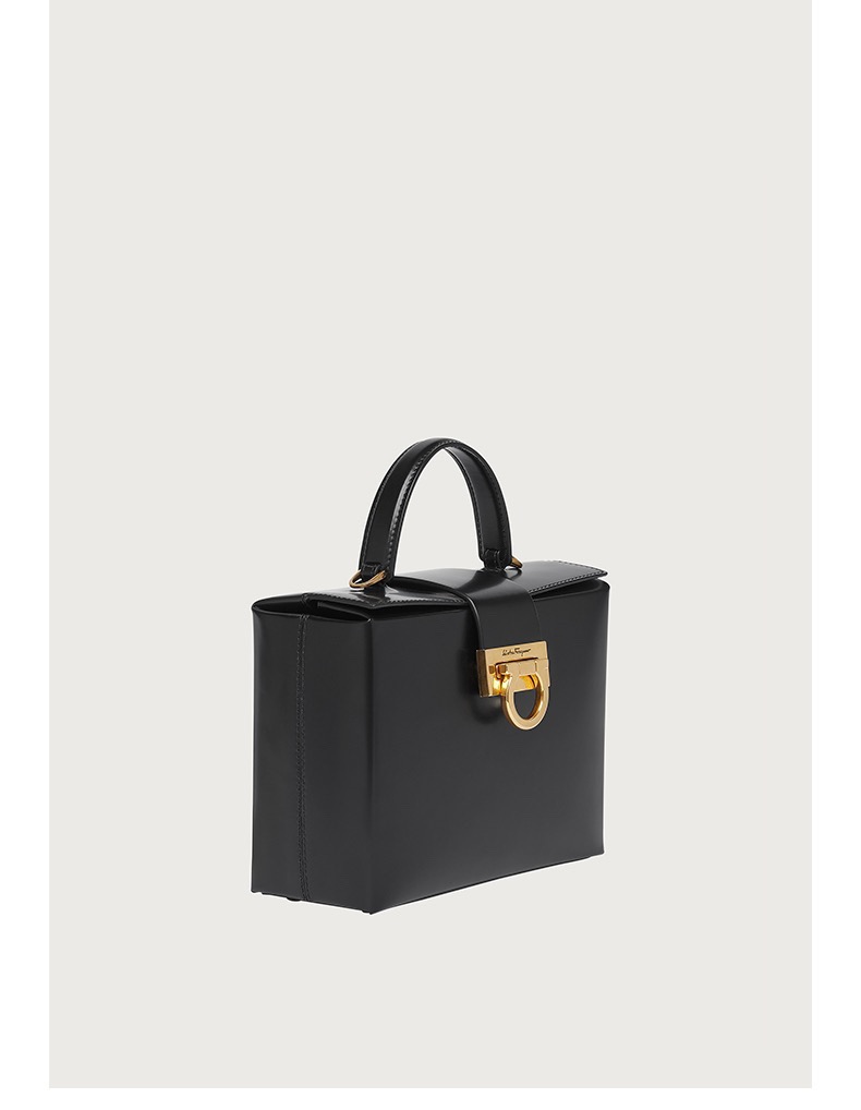 SALVATORE FERRAGAMO 살바토레 페라가모 FW2023 트리폴리오 가방 2