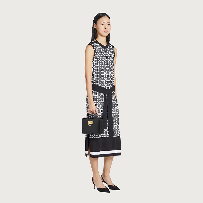 SALVATORE FERRAGAMO 살바토레 페라가모 FW2023 트리폴리오 가방 5