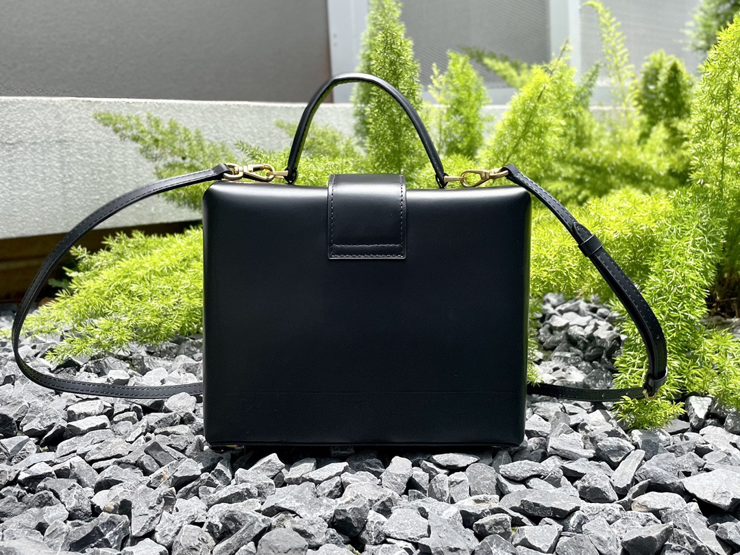 SALVATORE FERRAGAMO 살바토레 페라가모 FW2023 트리폴리오 가방 14