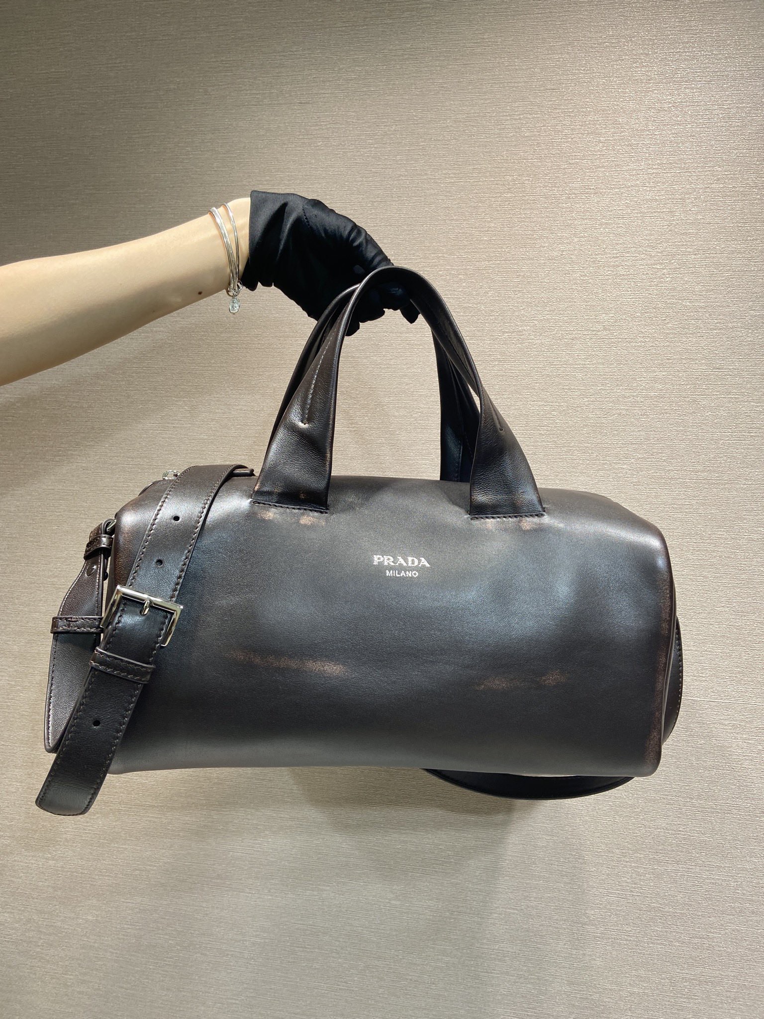 PRADA 프라다 FW2023 Nappa 가죽 보스턴 백 4