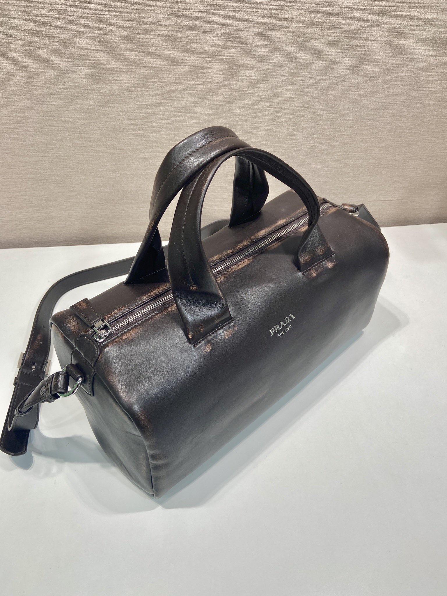 PRADA 프라다 FW2023 Nappa 가죽 보스턴 백 7