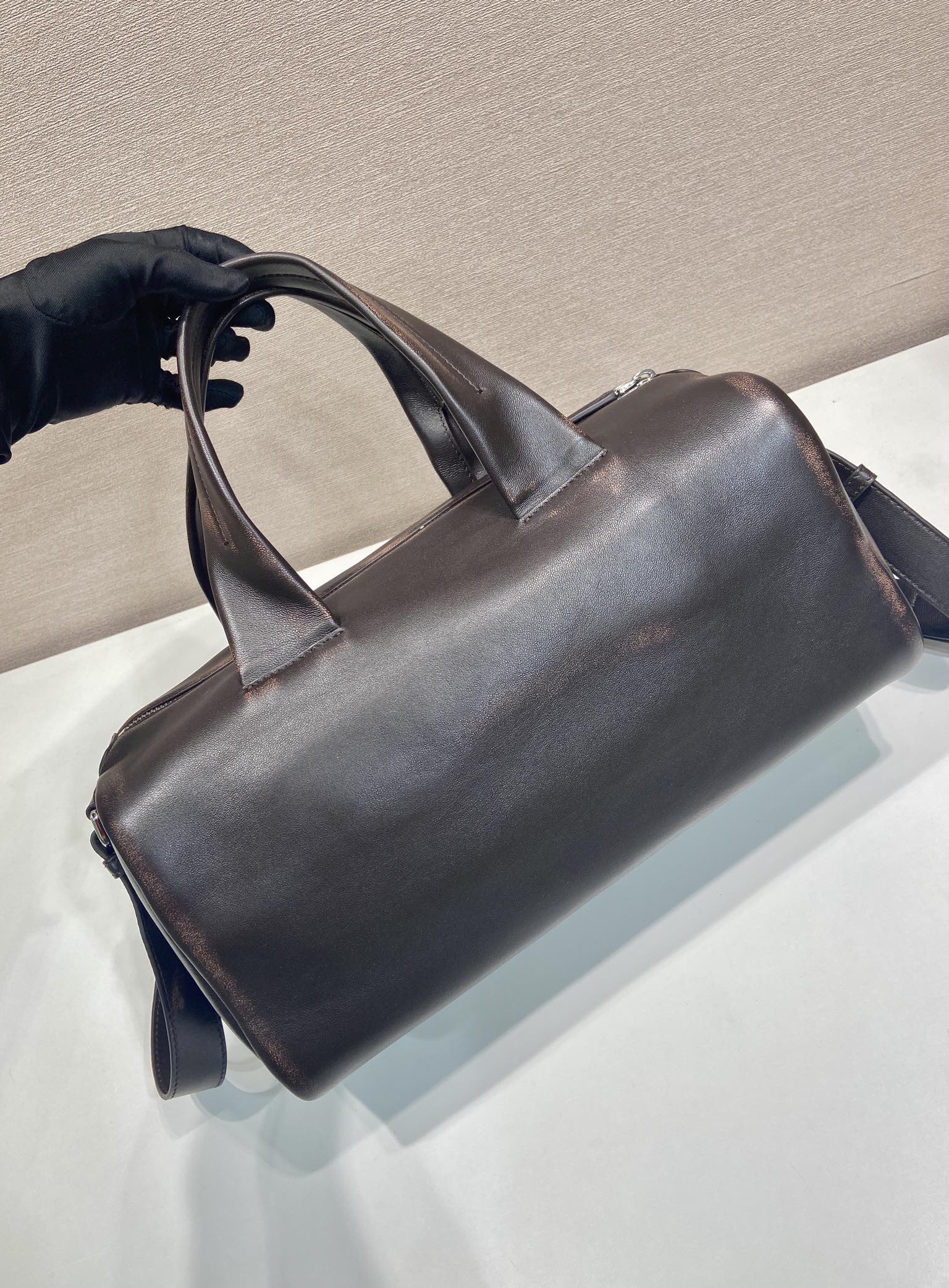 PRADA 프라다 FW2023 Nappa 가죽 보스턴 백 8