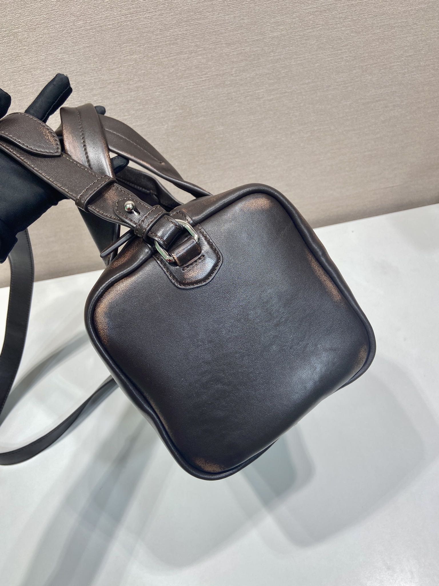 PRADA 프라다 FW2023 Nappa 가죽 보스턴 백 10