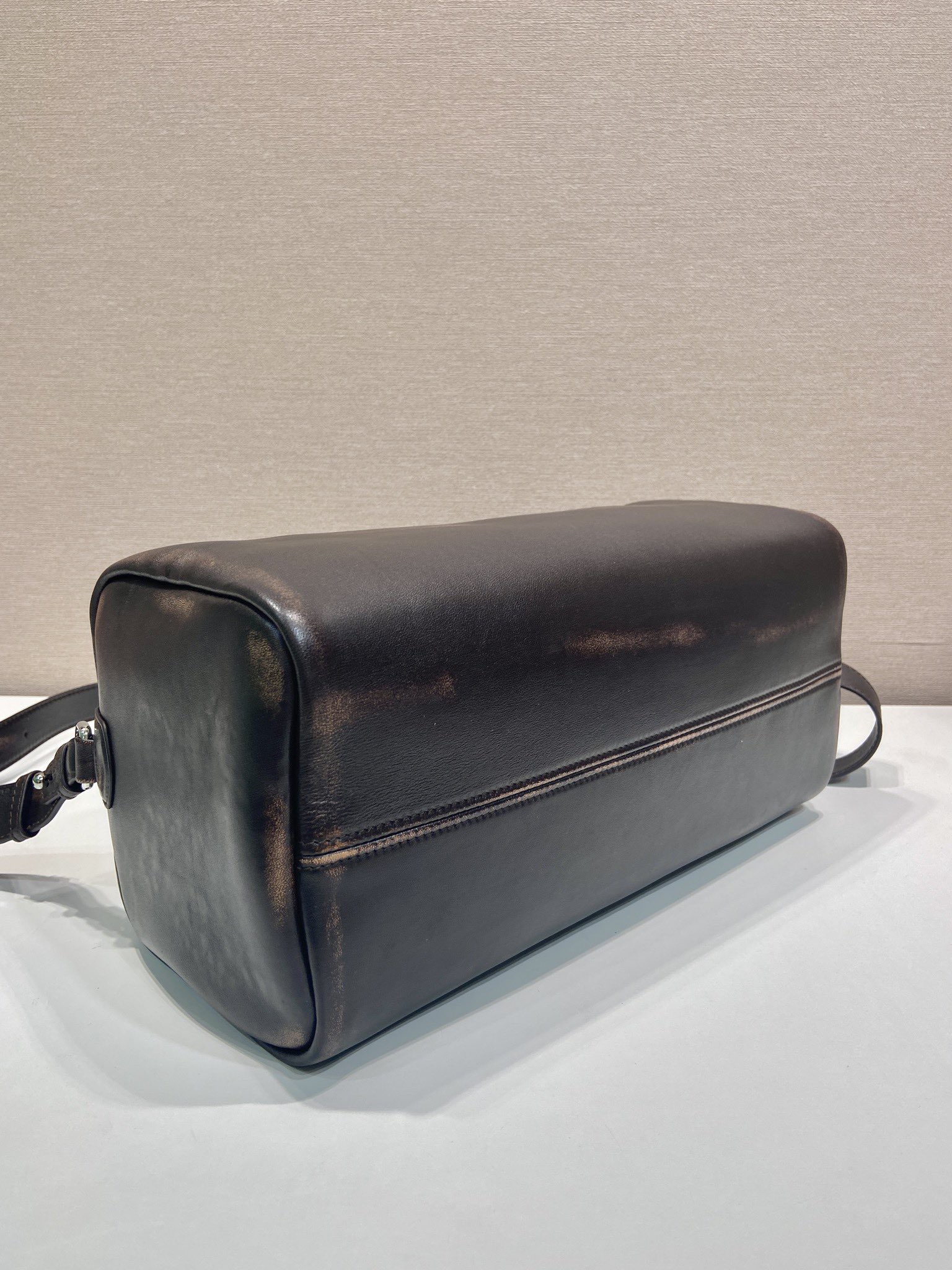 PRADA 프라다 FW2023 Nappa 가죽 보스턴 백 11