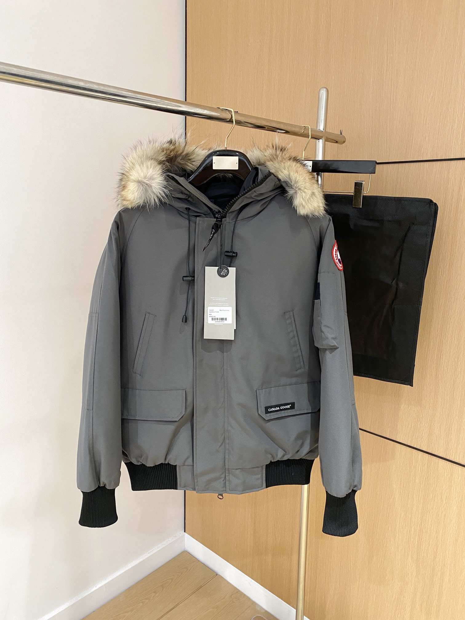 CANADA GOOSE 캐나다구스 FW2025 한정판 숏 다운 재킷 1