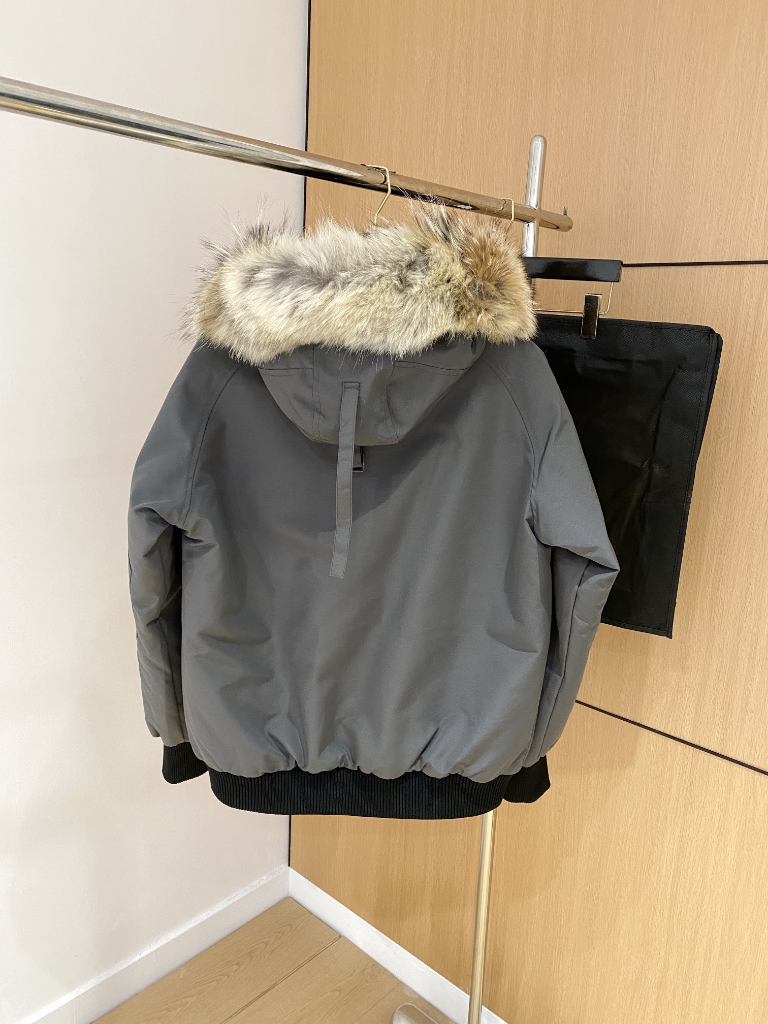 CANADA GOOSE 캐나다구스 FW2025 한정판 숏 다운 재킷 9