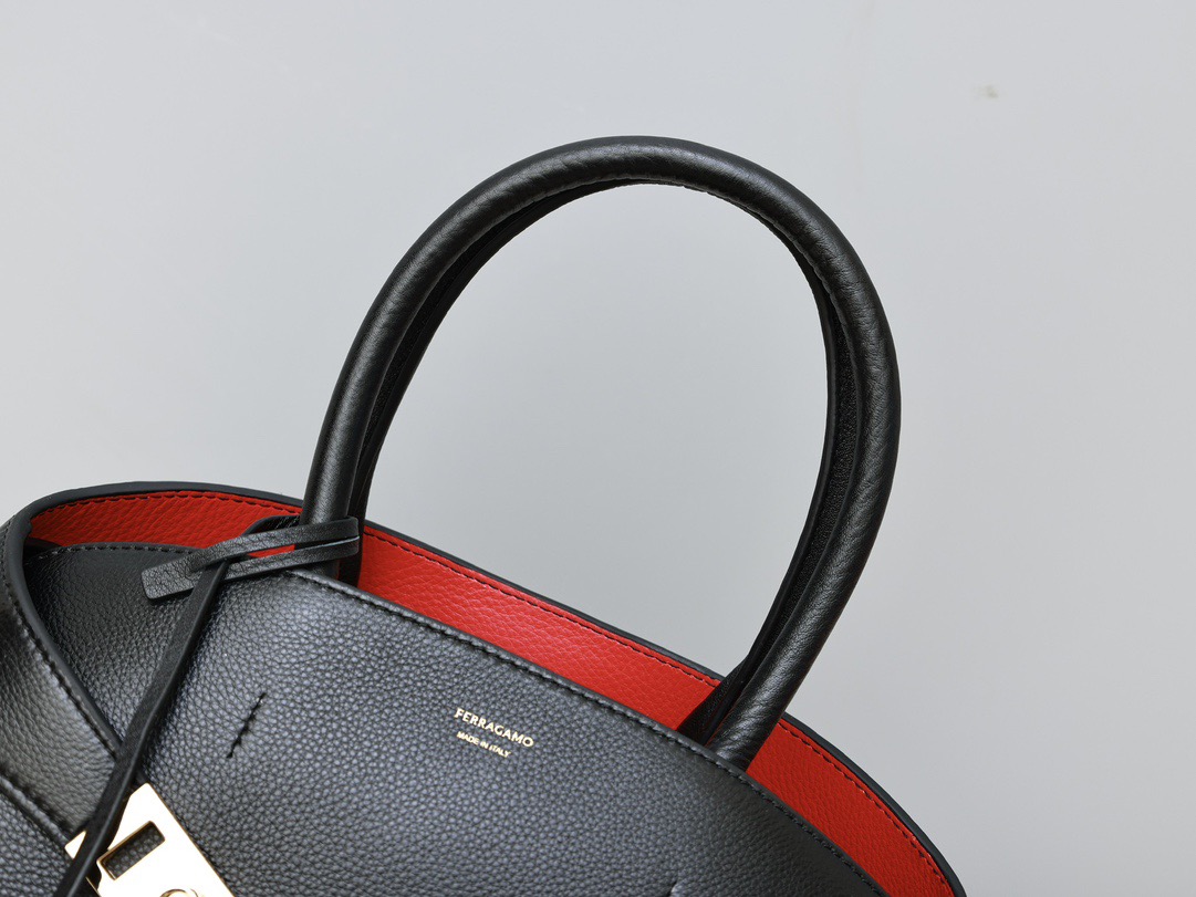 FERRAGAMO 페레가모 FW2023 HUG 나파 가죽 토트백 9