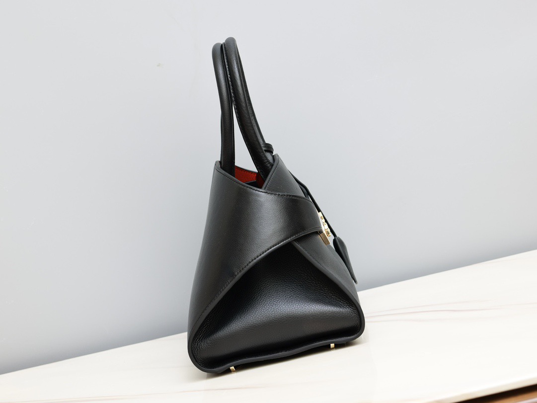 FERRAGAMO 페레가모 FW2023 HUG 나파 가죽 토트백 12