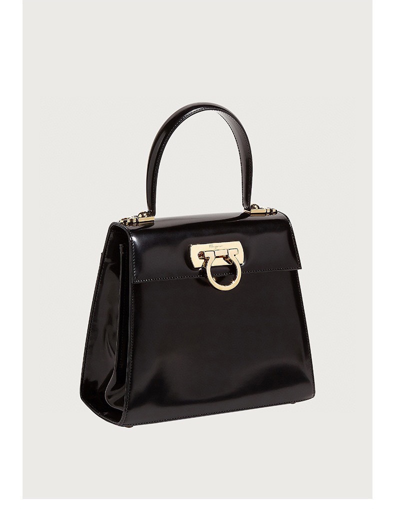 FERRAGAMO 살바토레 페라가모 FW2023 Gancino 장식 블랙 토트백 3