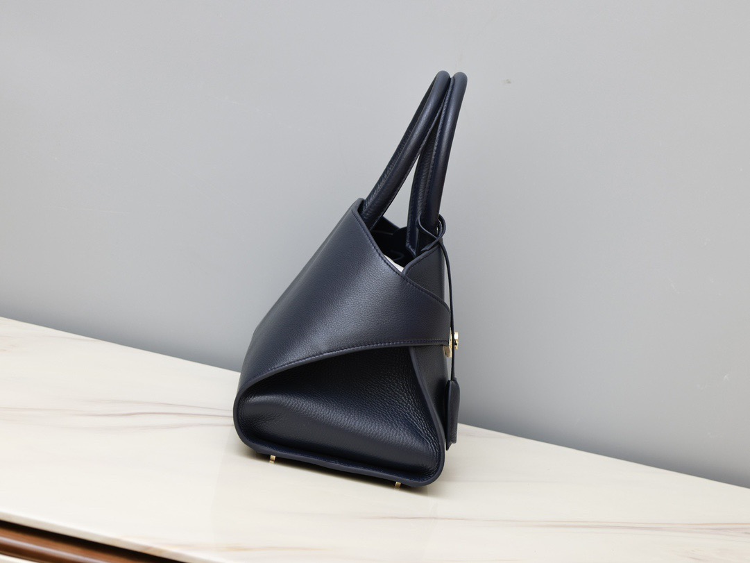 FERRAGAMO 페레가모 FW2023 HUG 나파 가죽 토트백 11