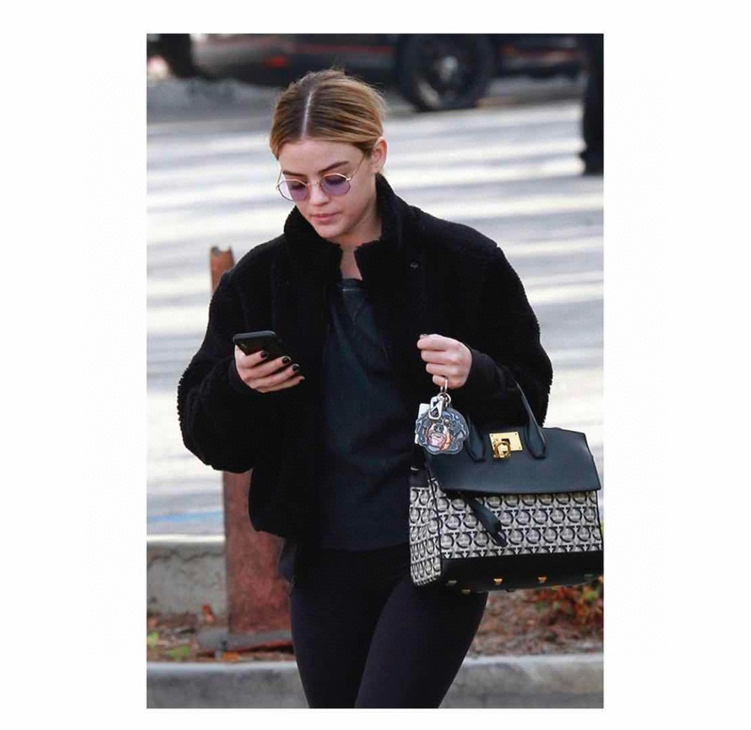 FERRAGAMO 살바토레 페라가모 FW2023 Gancini 패턴 토트백 5