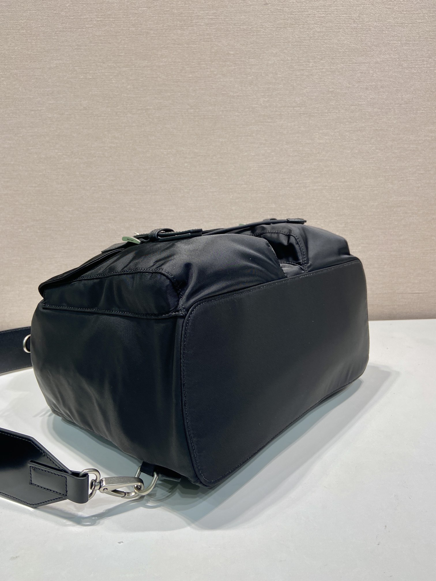 PRADA 프라다 FW2023 나일론 클래식 백팩 9