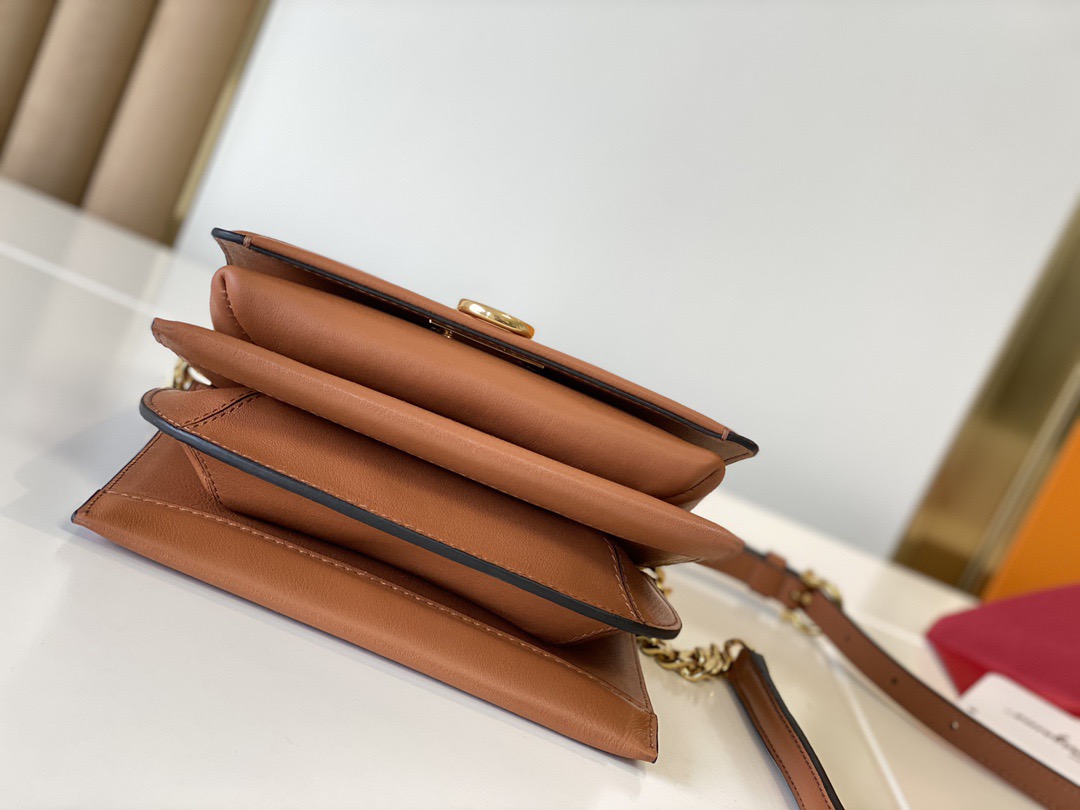 Ferragamo 살바토레 페라가모 FW2023 TRIFOLIO 미니 숄더백 8