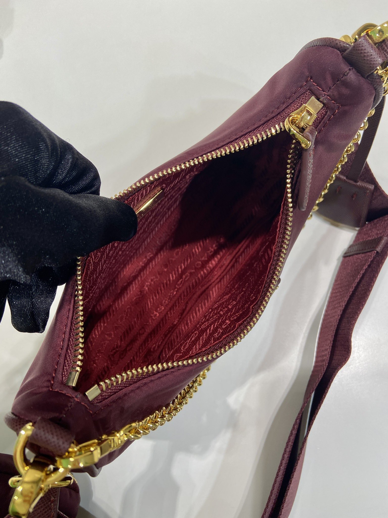 PRADA 프라다 FW2023 나일론 호보 백 10