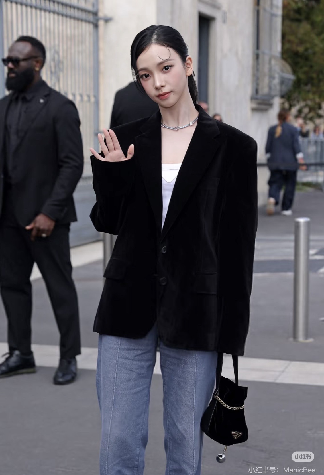 PRADA 프라다 FW2023 실크 체인 미니 버킷백 1