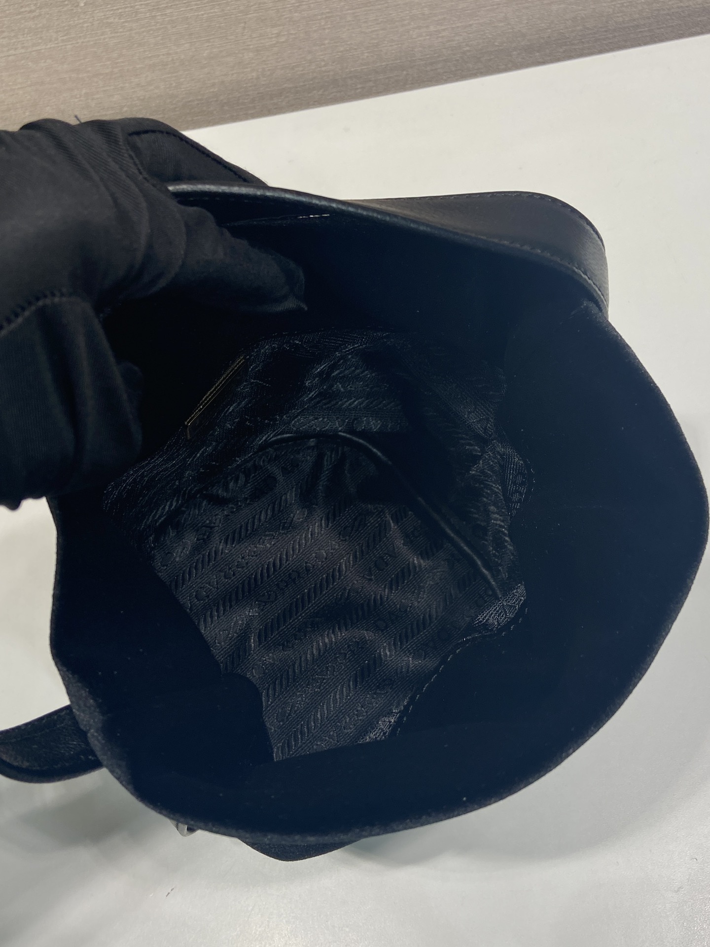 PRADA 프라다 FW2023 실크 체인 미니 버킷백 14