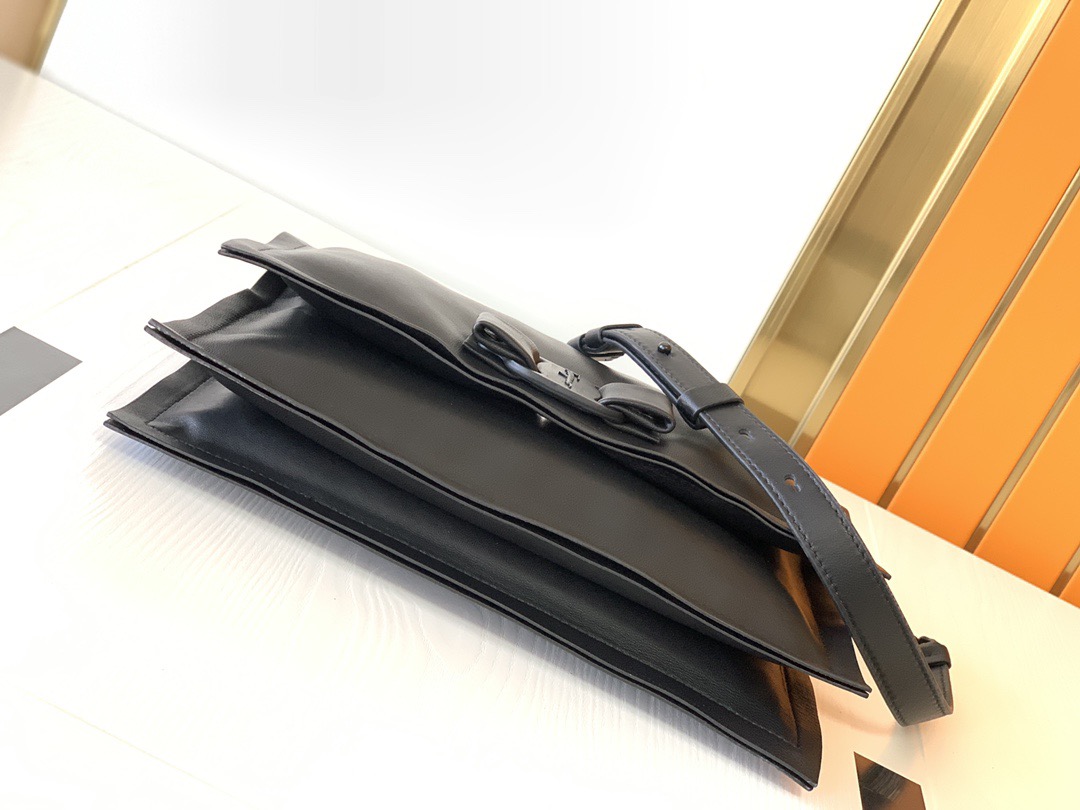 FERRAGAMO 살바토레 페라가모 FW2023 Vara 리본 장식 숄더백 14