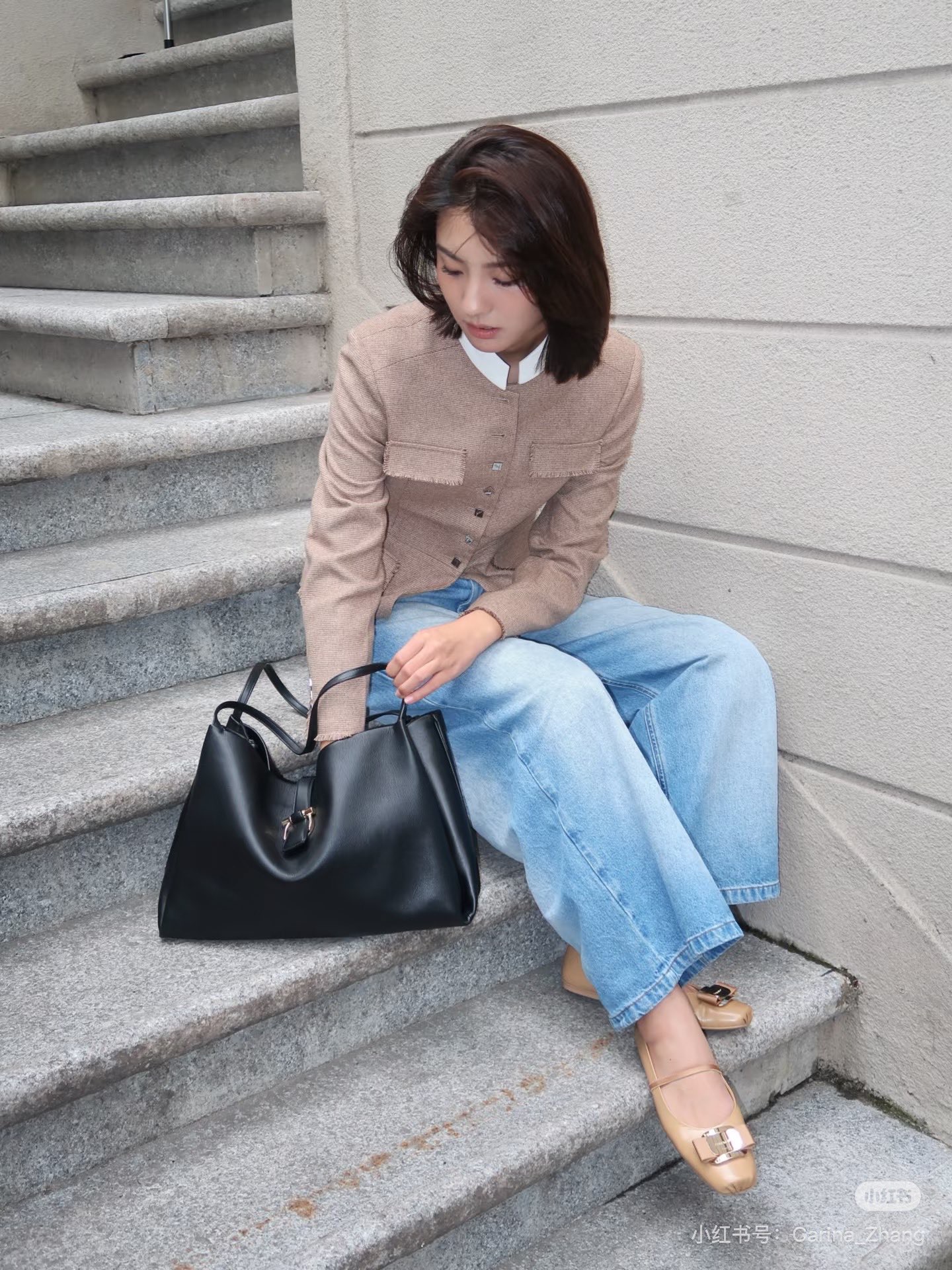 FERRAGAMO 살바토레 페라가모 FW2023 반광택 소가죽 숄더백 5