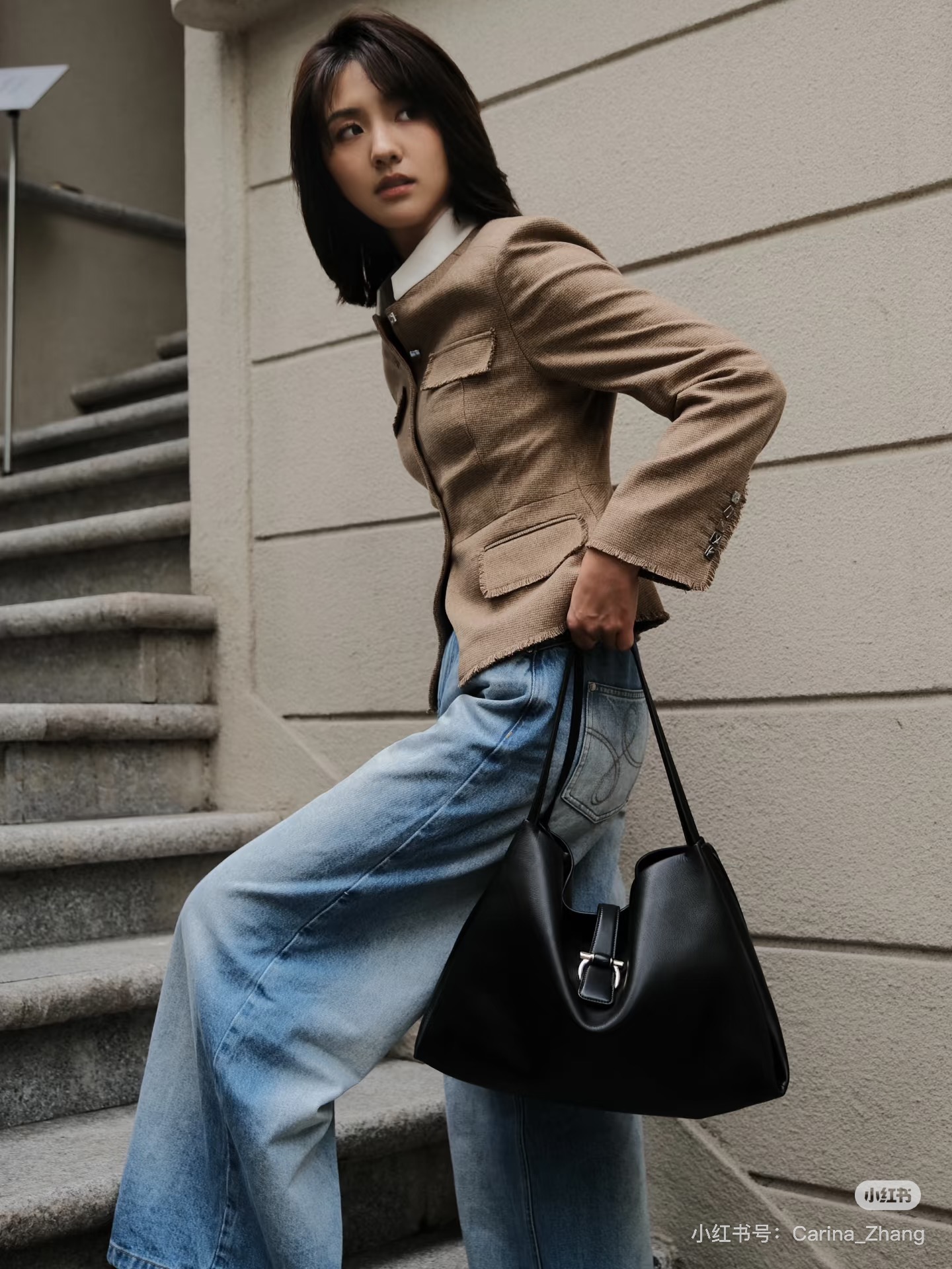 FERRAGAMO 살바토레 페라가모 FW2023 반광택 소가죽 숄더백 6