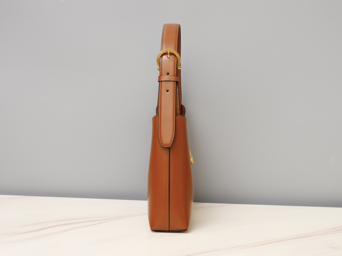 Ferragamo 살바토레 페라가모 FW2023 Trifolio Gancini 숄더백 13