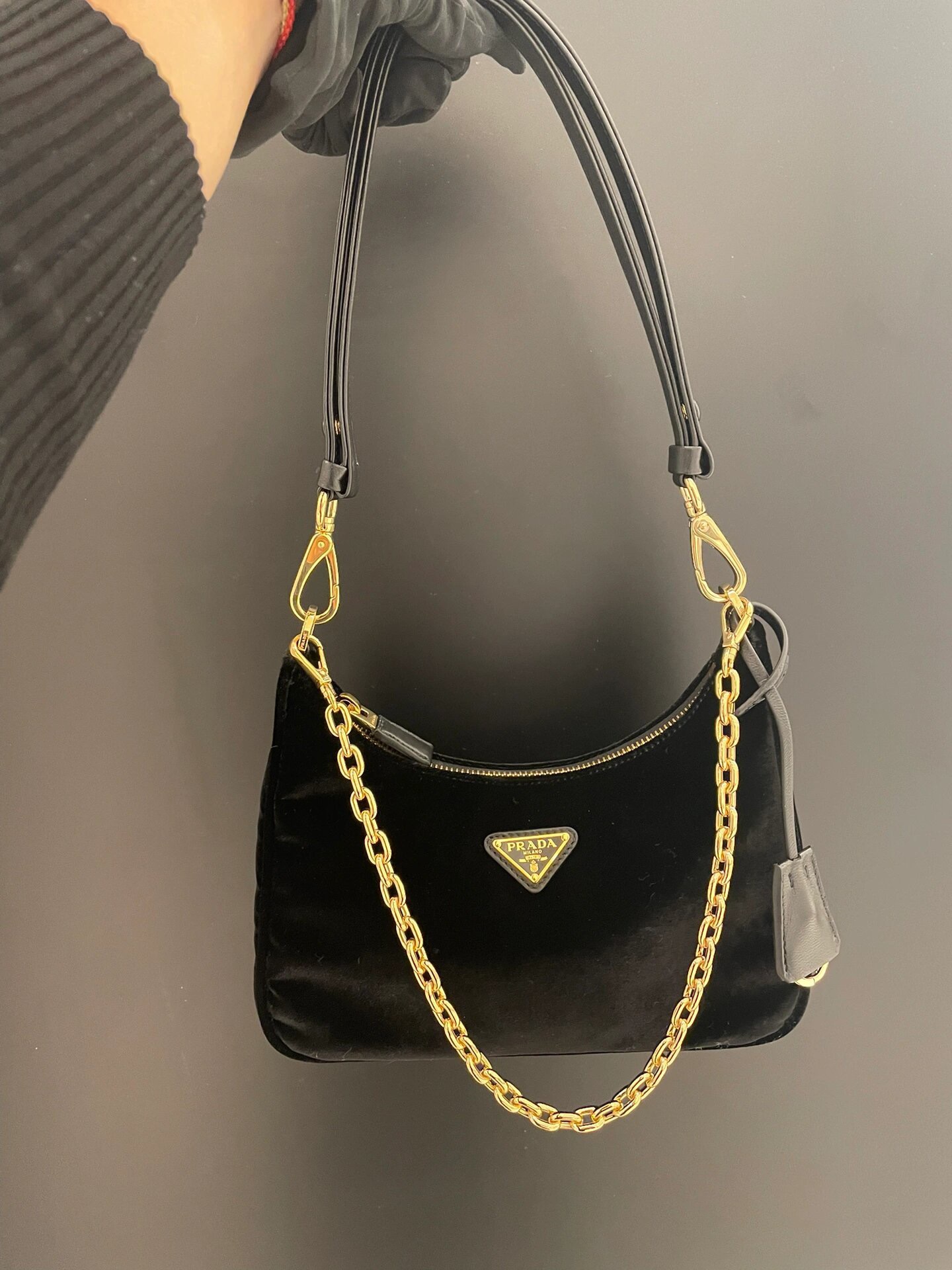 PRADA 프라다 FW2023 실크 호보백 3