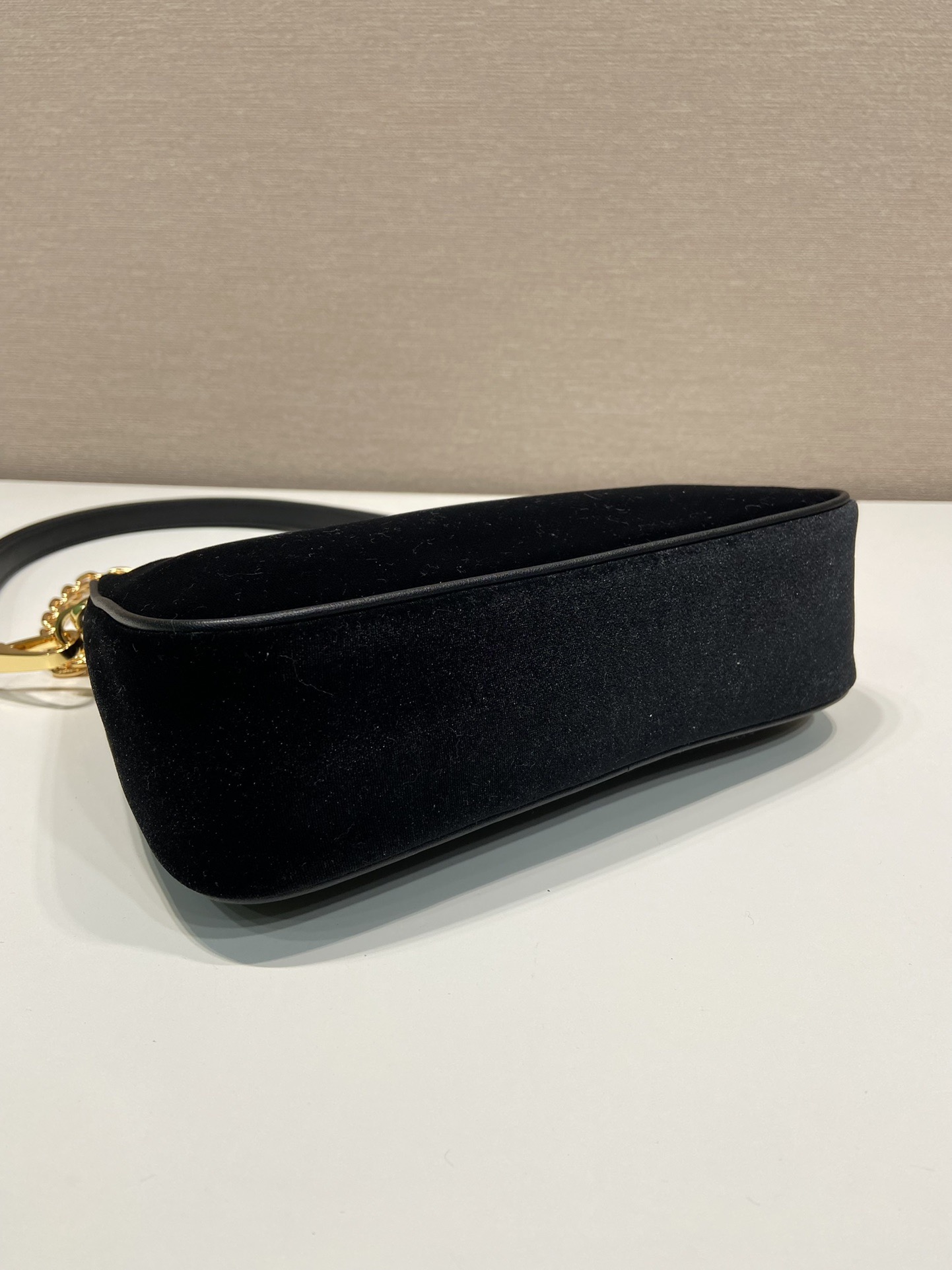 PRADA 프라다 FW2023 실크 호보백 9