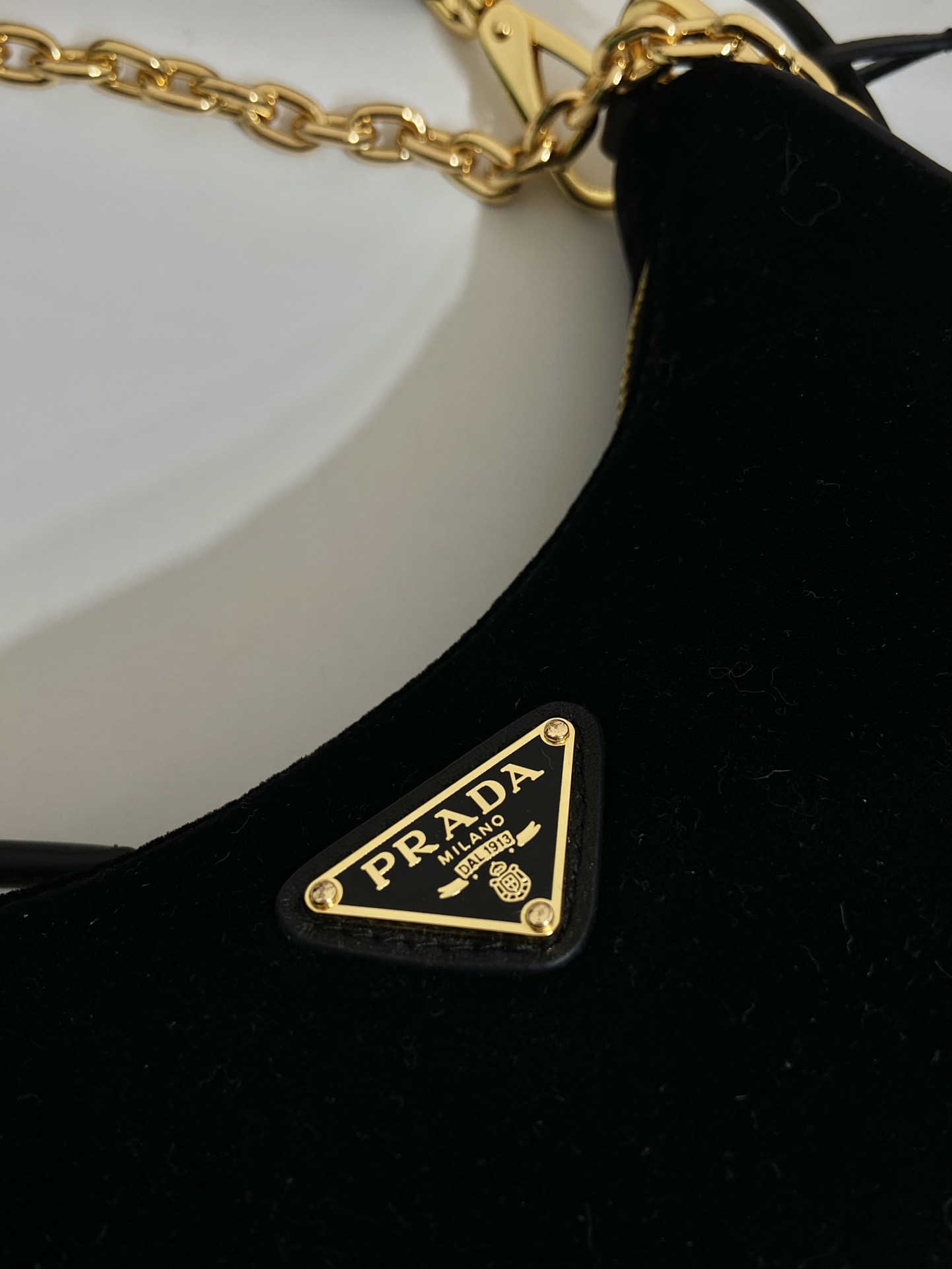 PRADA 프라다 FW2023 실크 호보백 10